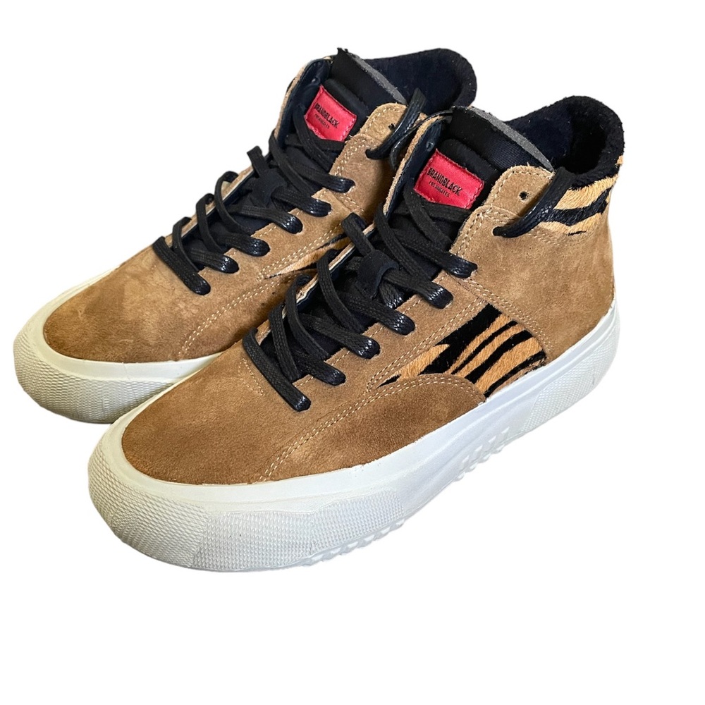 Brandblack Los Angeles genuine leather suede sneakers with animal print. Size 6